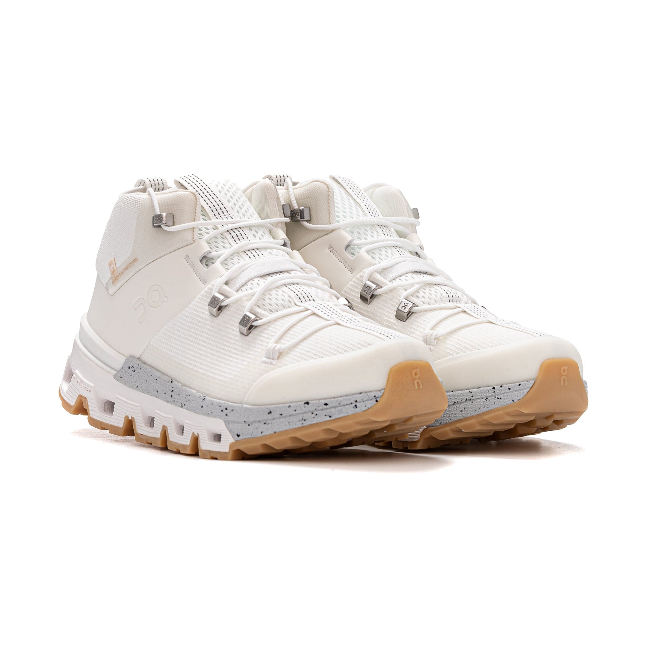 On Cloudtrax Undyed Running Shoes