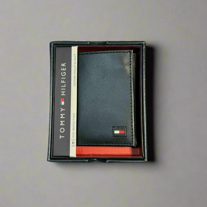 Tommy Hilfiger Leather Flap Wallet