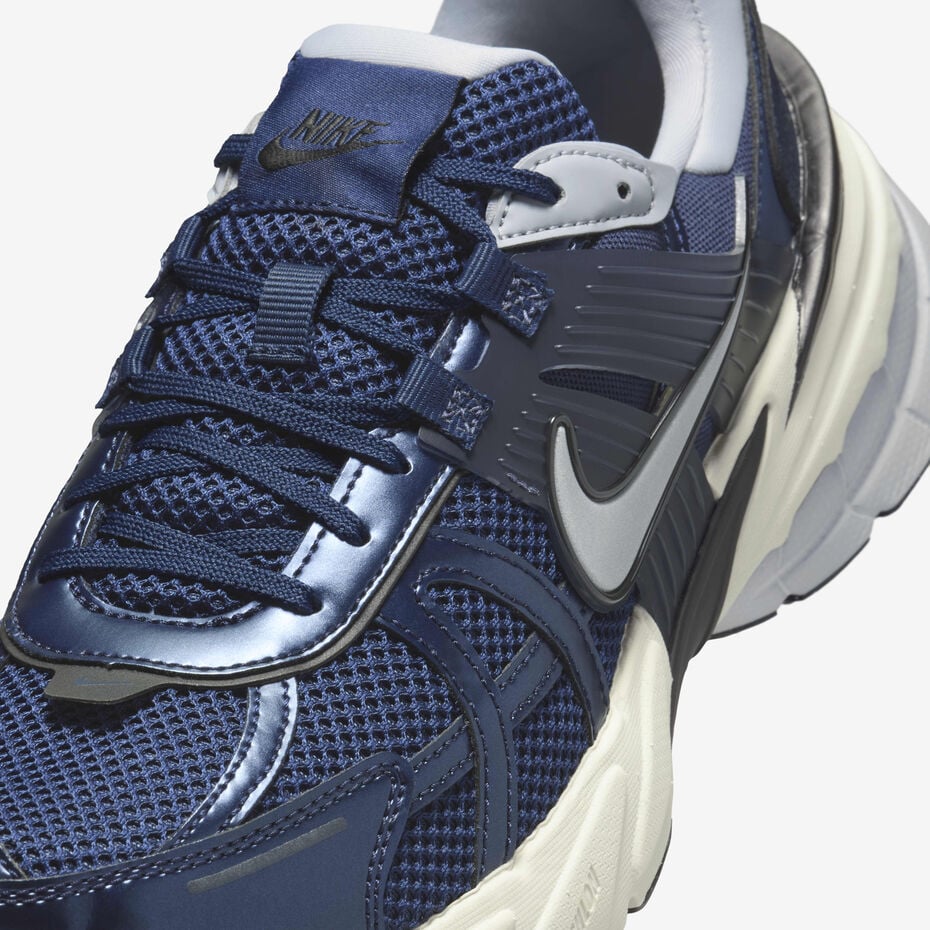 Nike V2K Running Shoes