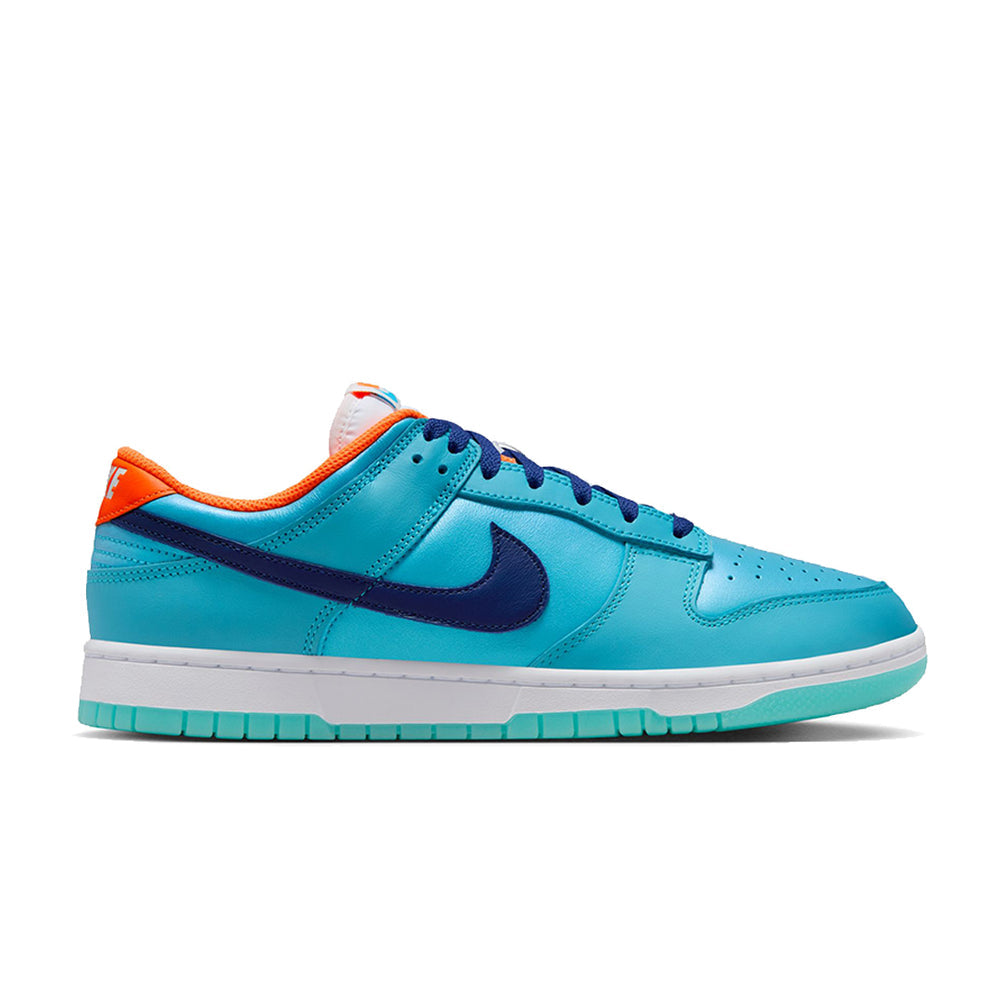 Nike Dunk Low SE Sneakers