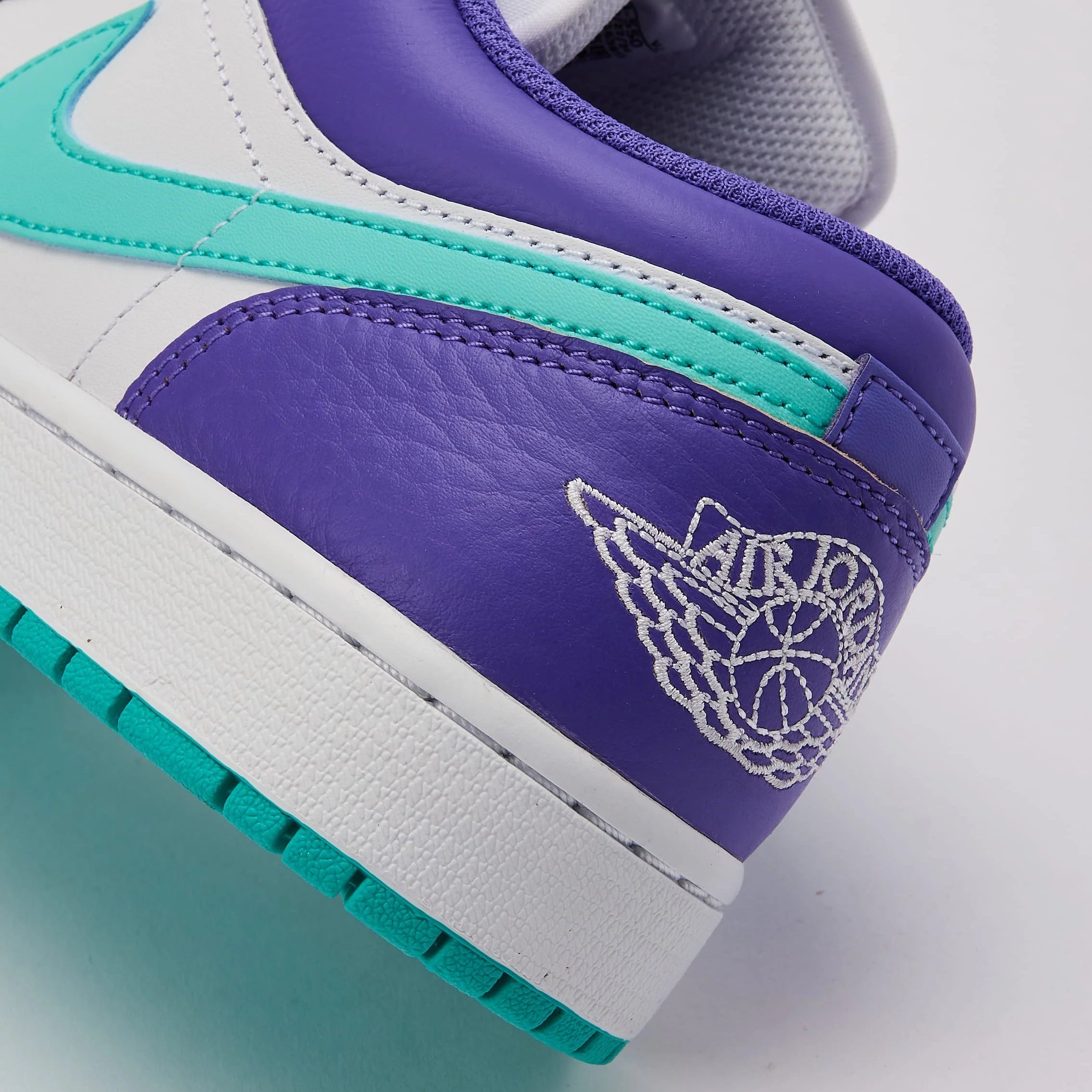 Jordan 1 Low SE