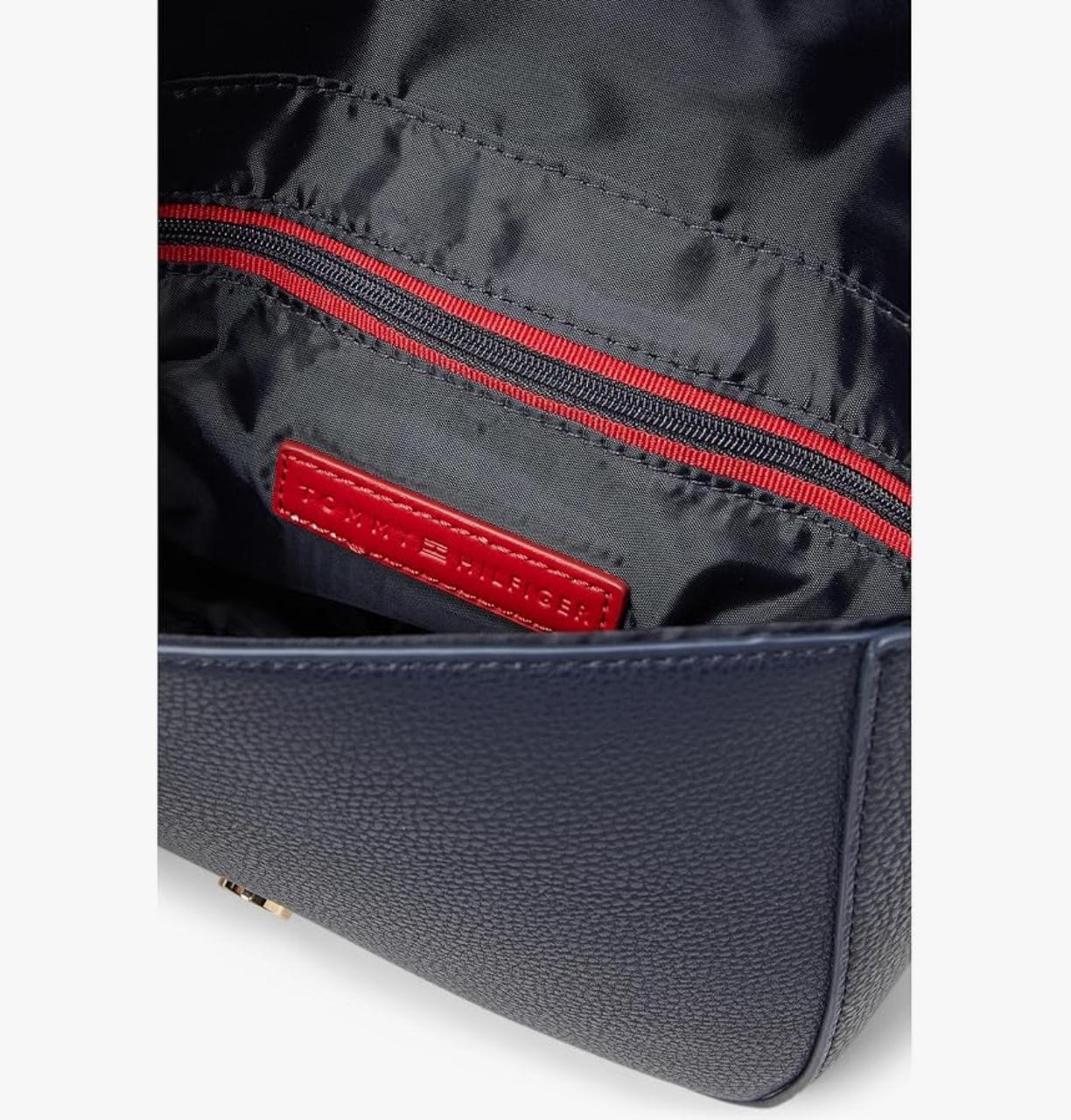 Tommy Hilfiger Chloe Ii Flap Crossbody