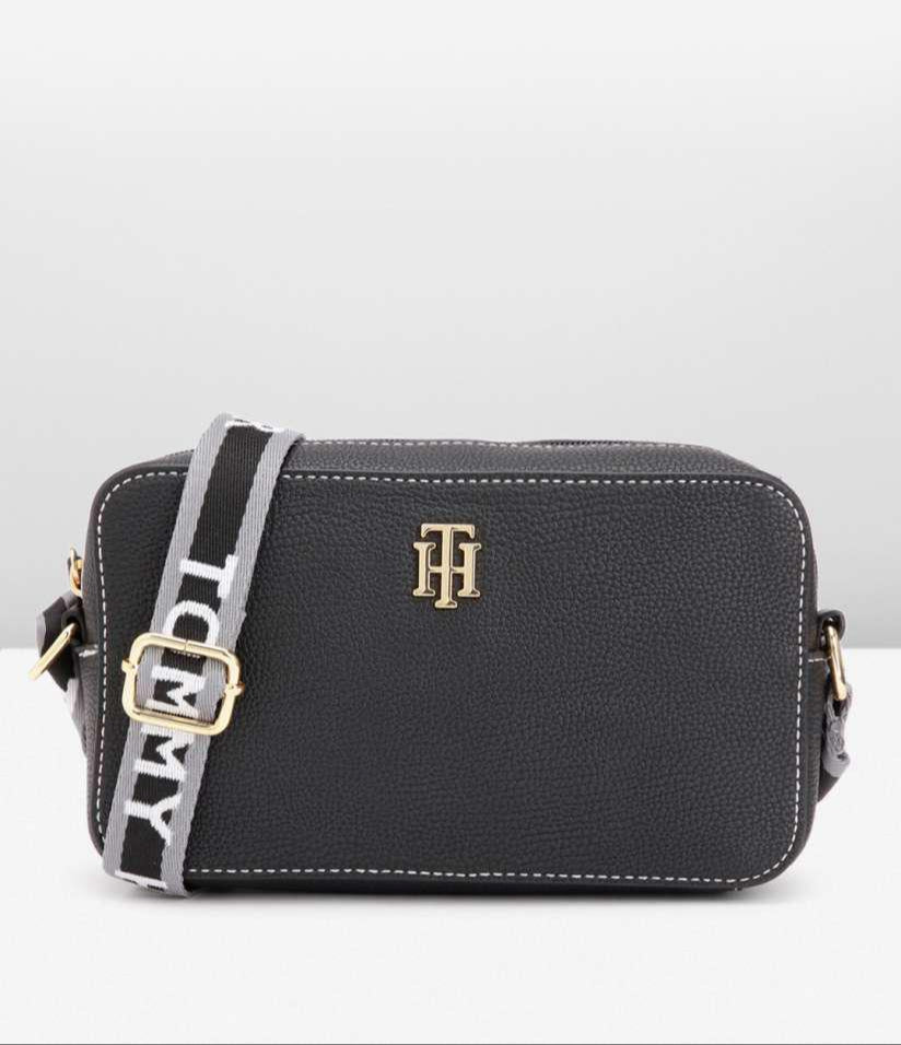 Tommy Hilfiger Gina li Camera Crossbody Pebble