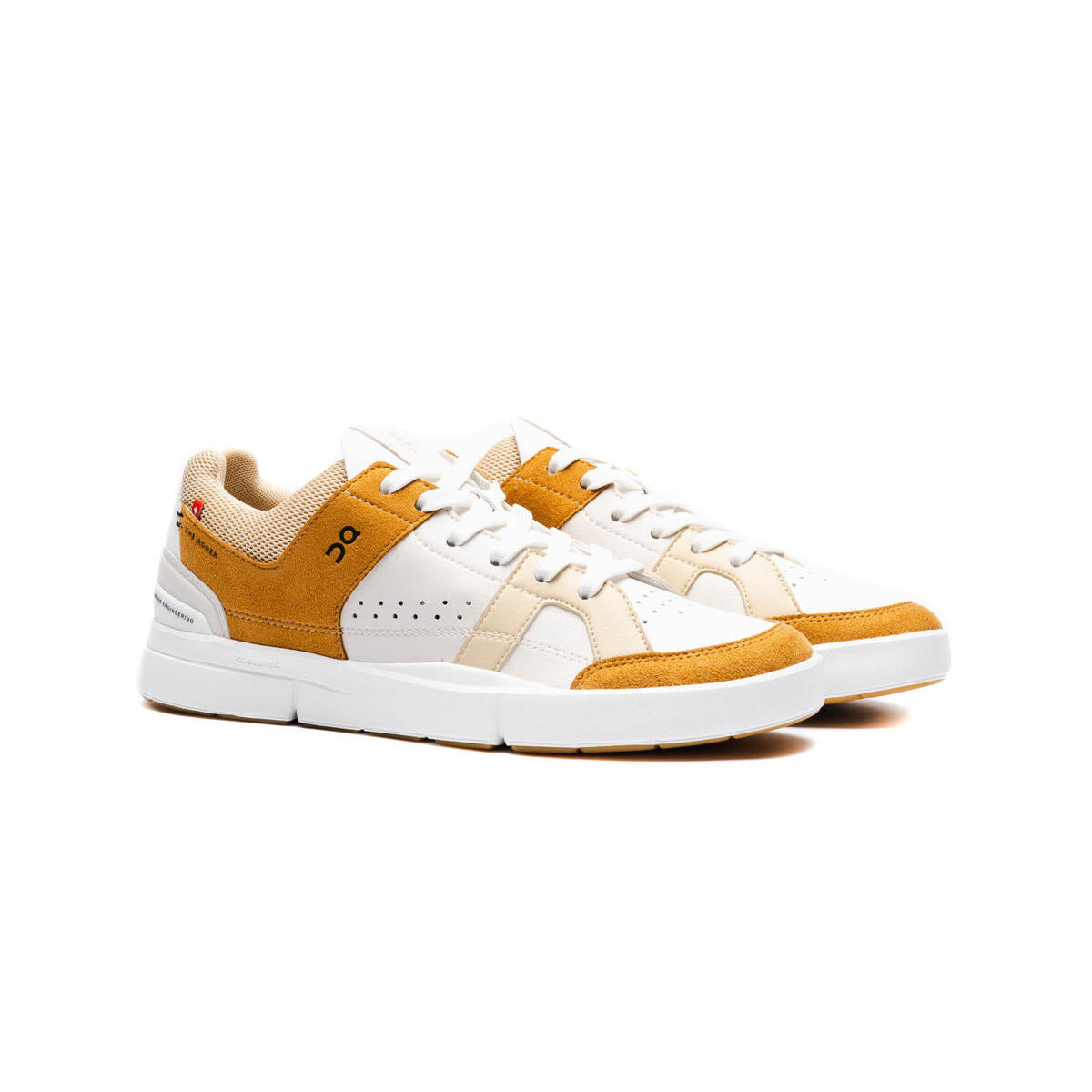 On Running The Roger Clubhouse Almond/Sand Sneakers