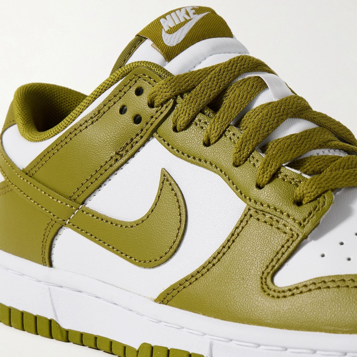 Nike Dunk Low (GS) Sneakers