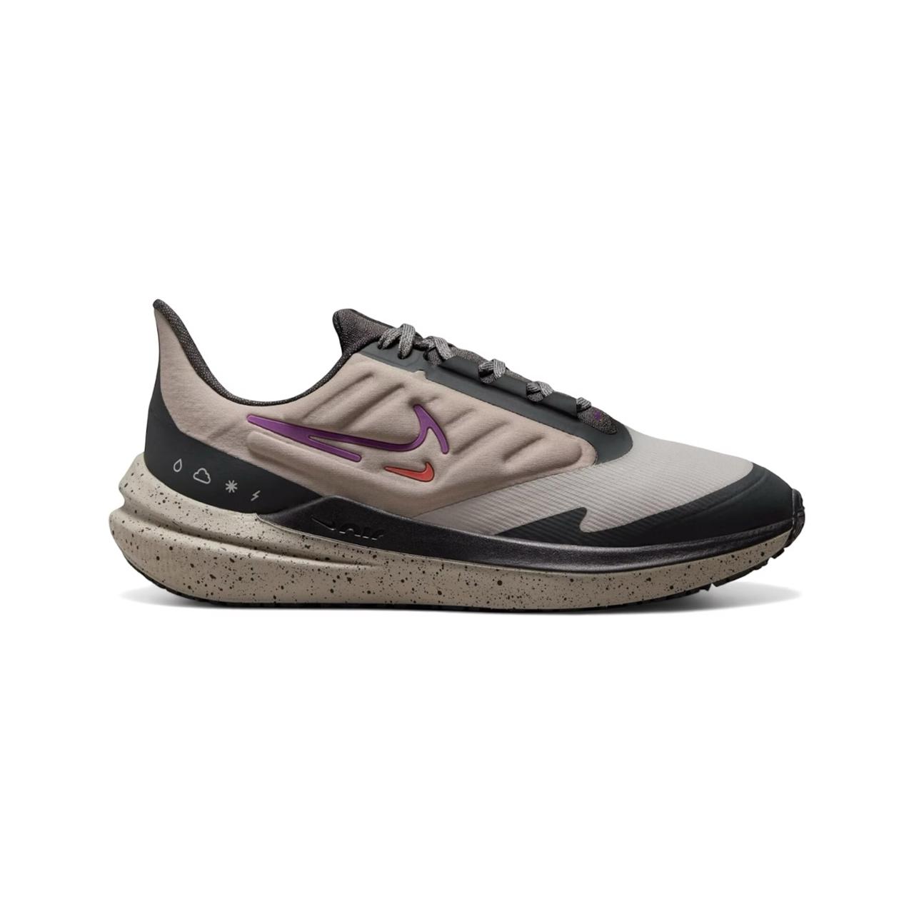 NIKE Air Winflo Shield